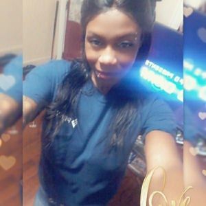 Meet your Posher, Dominique